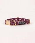 Collar ajustable para perros "Almendros de Ibiza": flores de almendro blancas sobre burdeos, herrajes dorado champán - Huellas de Ibiza