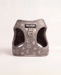 Arnés body Premium para perros "Day & Night Ibiza" - estampado de soles, lunas y estrellas sobre neopreno gris, forro de malla, herrajes dorados - Huellas de Ibiza